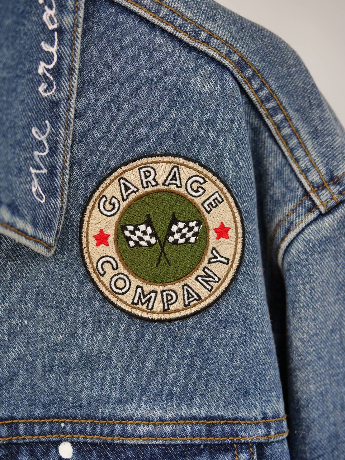 【ONEMADE × GARAGE COMPANY コラボ】 デニムジャケット｜LAカスタムバイクカルチャーと現代アートが融合した限定モデル
