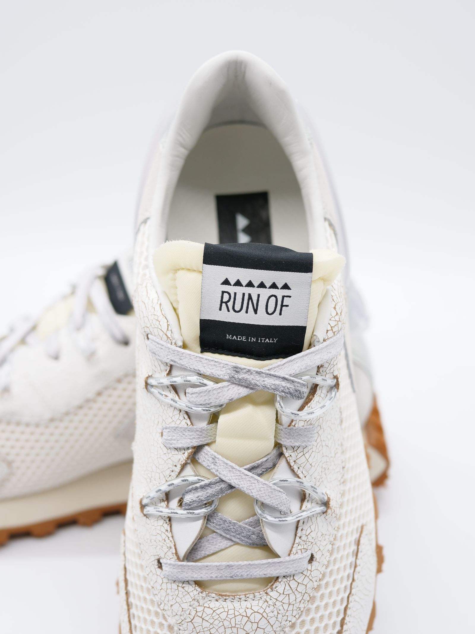 RUNOFスニーカー/  WHITE MAN TECH  / 大注目スニーカー / 異素材コンビネーション / ダットスニーカー / BOEMOS社