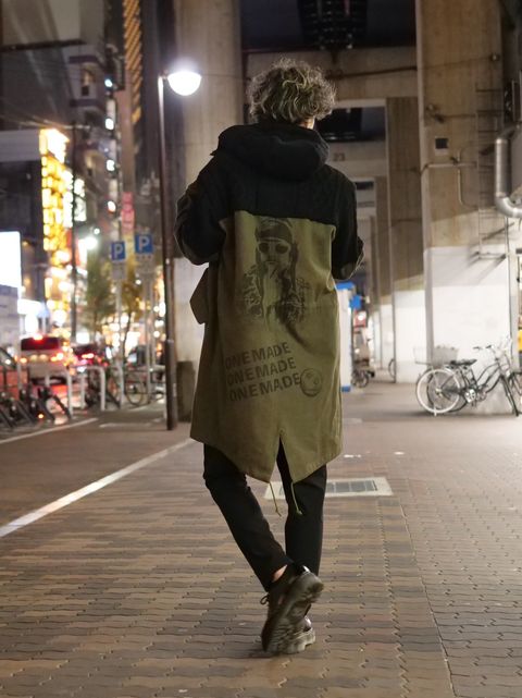 こなれた大人は「トレンドのART」を普段の装いに