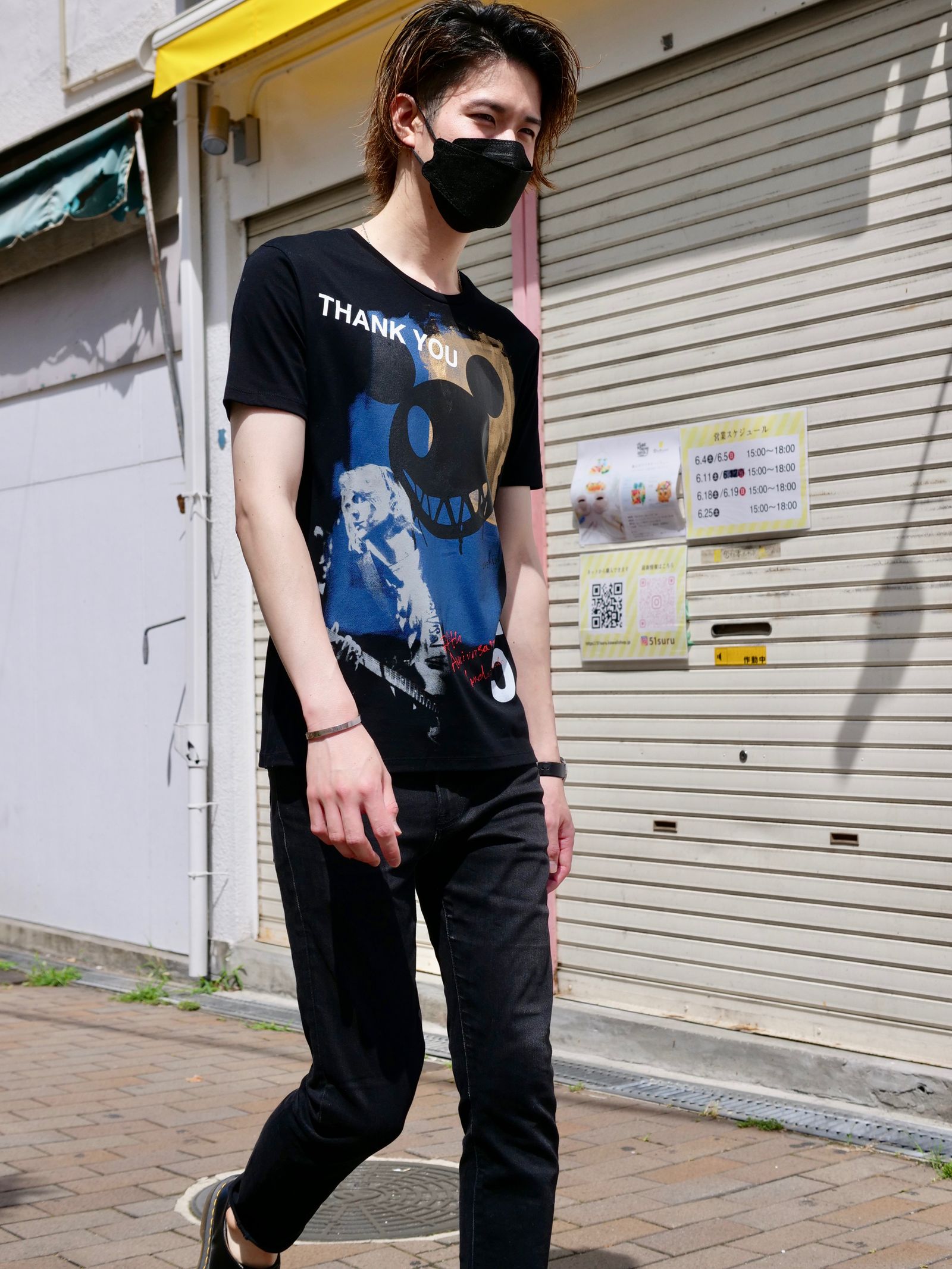 オールブラックでも失敗しない着こなし。
