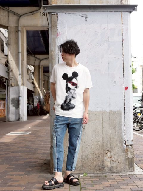 「白Tシャツ×デニムコーデ」