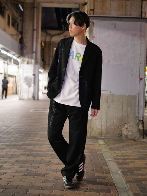 【大人の黒セットアップ｜MIKIO氏アートブランドが描く、日常を格上げするスーツスタイル】