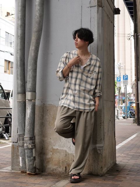 「淡く、品良く、ナチュラルに」 ― 大人のための上質セットアップ