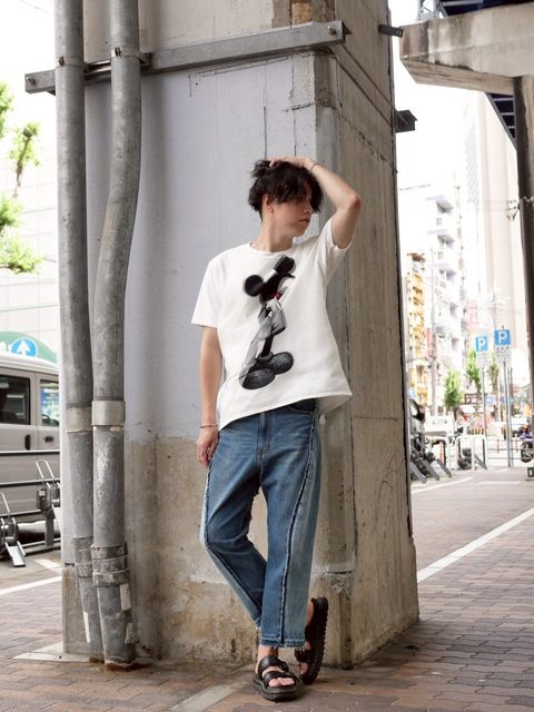 「白Tシャツ×デニムコーデ」