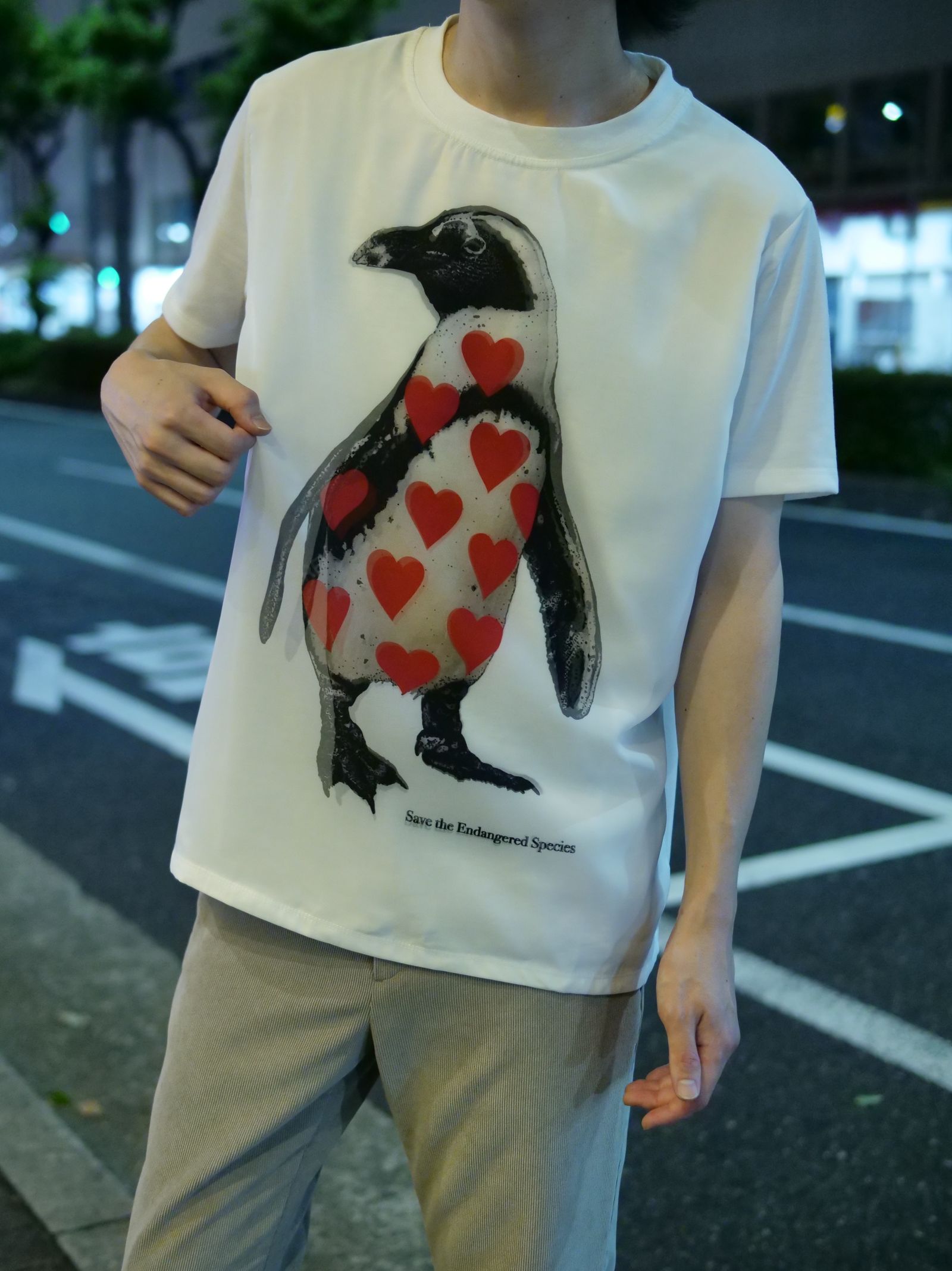【3DアートTシャツ】RED LIST PENGUIN TR-001 /  ハートペンギン   / アートブランド / Art Tシャツ / WHITE / トロンプルイユファッション / ユニセックス