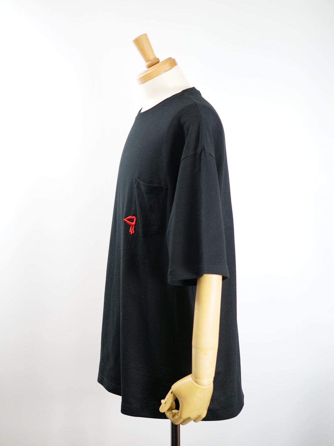 【3D刺繍】LANDER BLUE オリジナル /  BLACK / ブラック / マリリンモンローキスマーク / ビックシルエット / 1ポケTシャツ