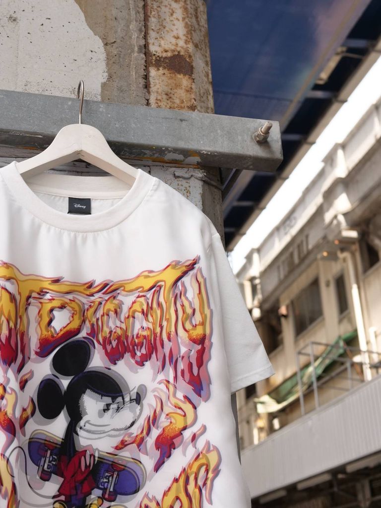ファイアーパターンが映える大人のTシャツ