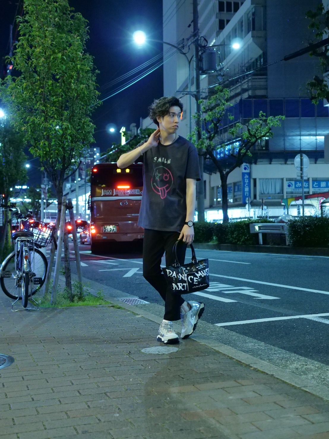 【ニコちゃんTシャツ】現代アート作家が手がけるブランド /ダークグレー /  コットン100％ / MADE IN JAPAN