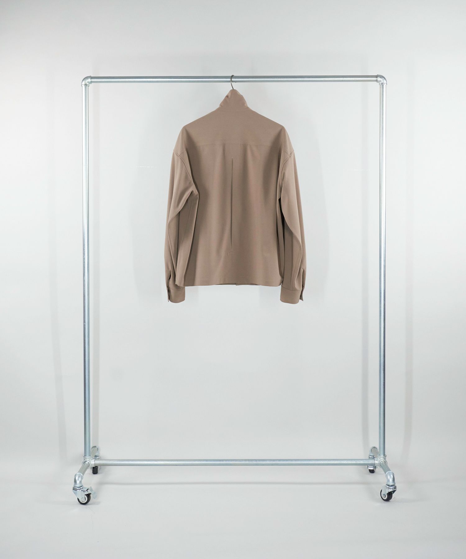 【秋冬新作】IROQUOIS / シャツジャケット / 2wayストレッチ素材 / BEIGE /  ベージュ / DRY GABERDINE ZIP SHIRT /