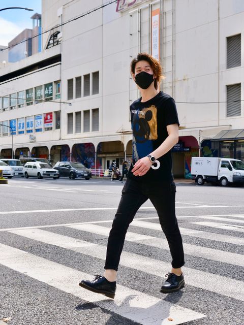 オールブラックでも失敗しない着こなし。