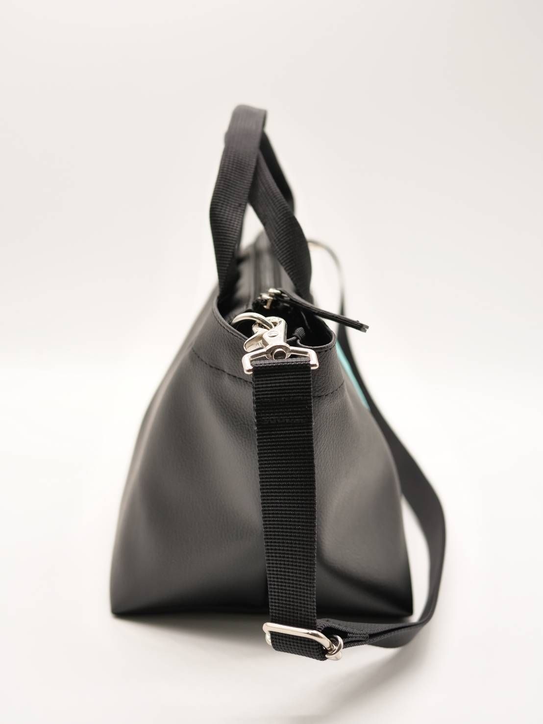 【実用性が高いBAG】 PARISブランドトートバッグ / BLACK / ハートデザイン / 刺繍 / ショルダーバック