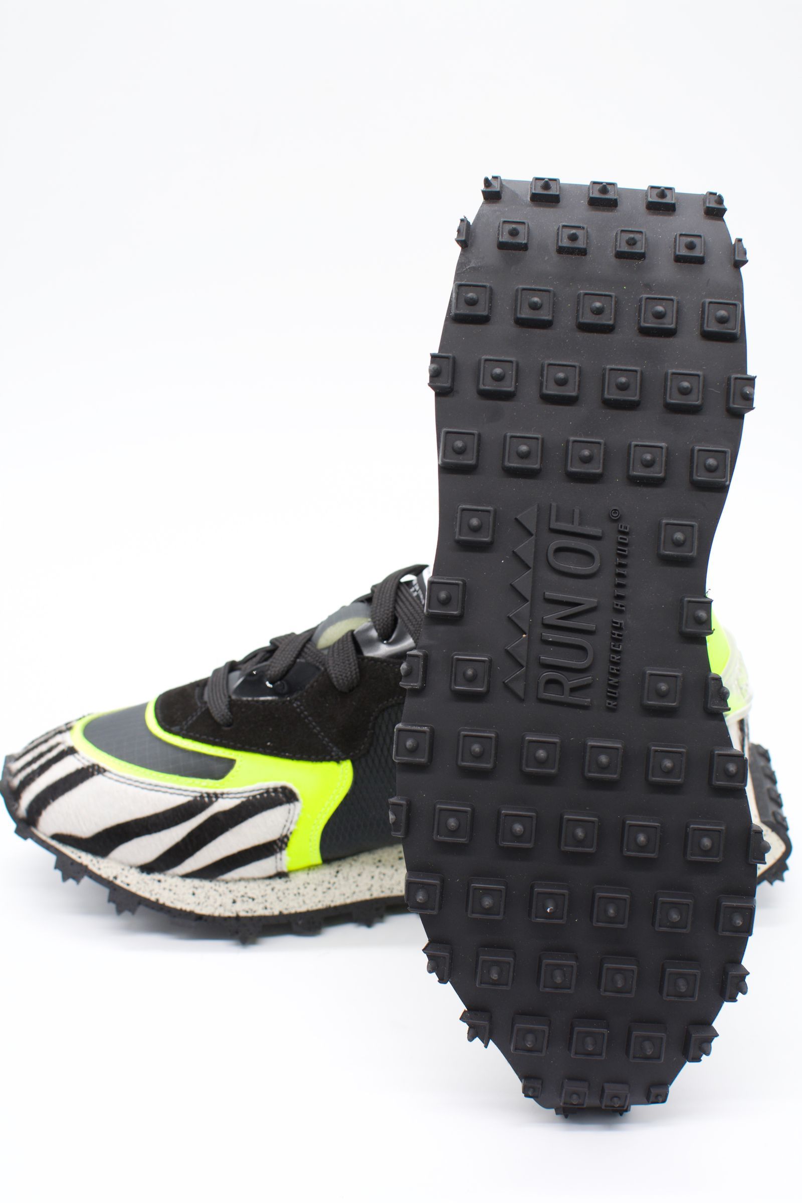 RUNOFスニーカー/  NAIROBI / ナイロビ /大注目スニーカー / 異素材コンビネーション / ダットスニーカー / BOEMOS社