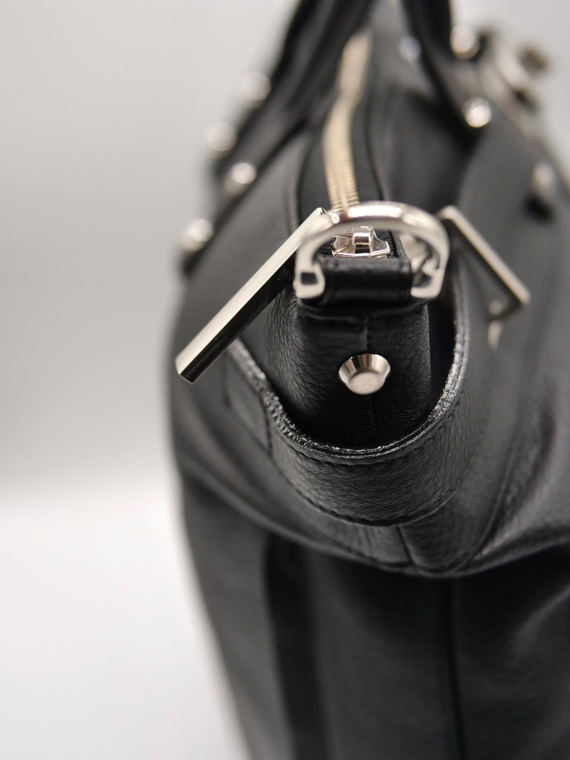 【M.U.L/ エムユーエル】本革（レザー） ブラック / ヘルメットバック / 日本製 / Made in Japan / 2way Bag / ショルダートートBag / メンズ レディース 兼用 UNISEX