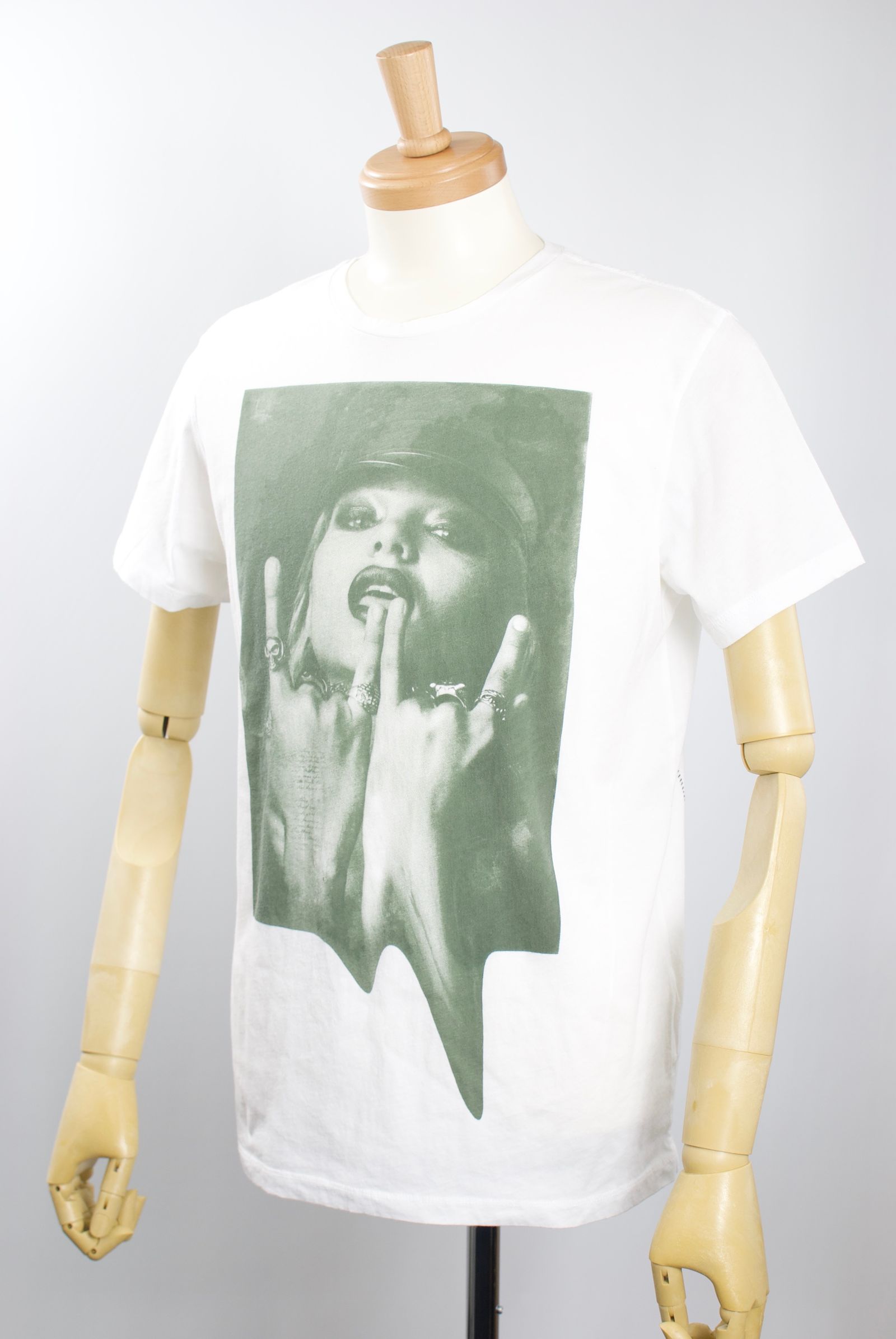 10BSUF02/ SALUTE M4  / 日本未発売 /ロックガールTシャツ/アーティスト着用ブランド /