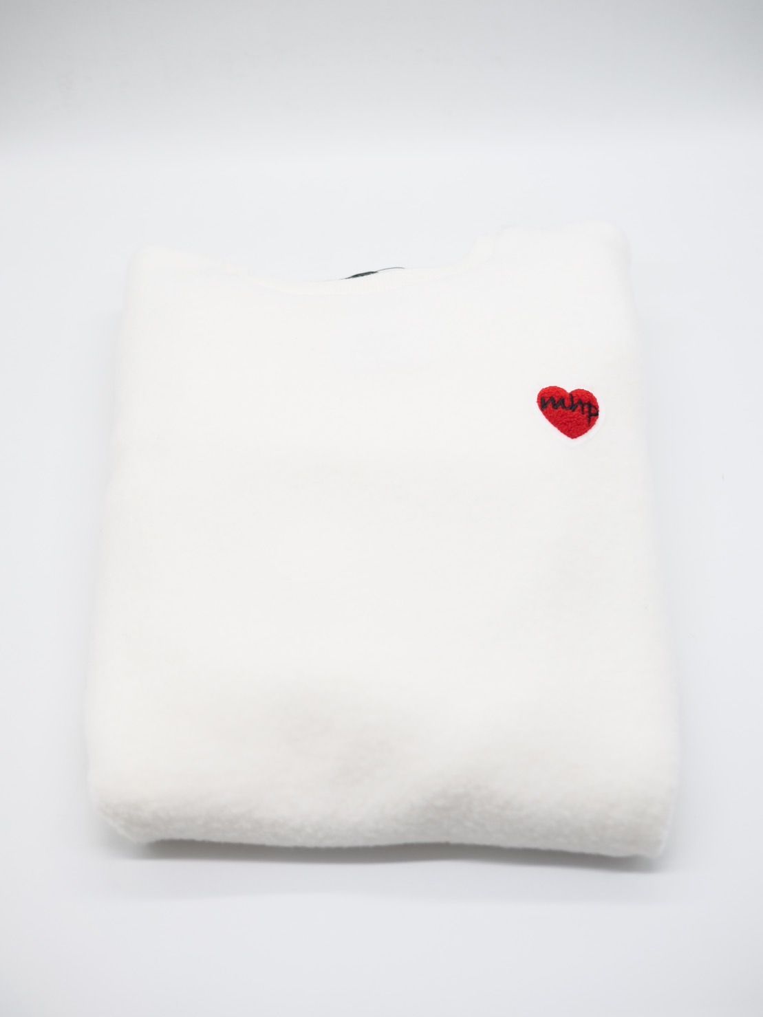 【パリで愛される】PARISブランド /  ハートワンポイント / WOOLブレンド / ユニセックス / セーター