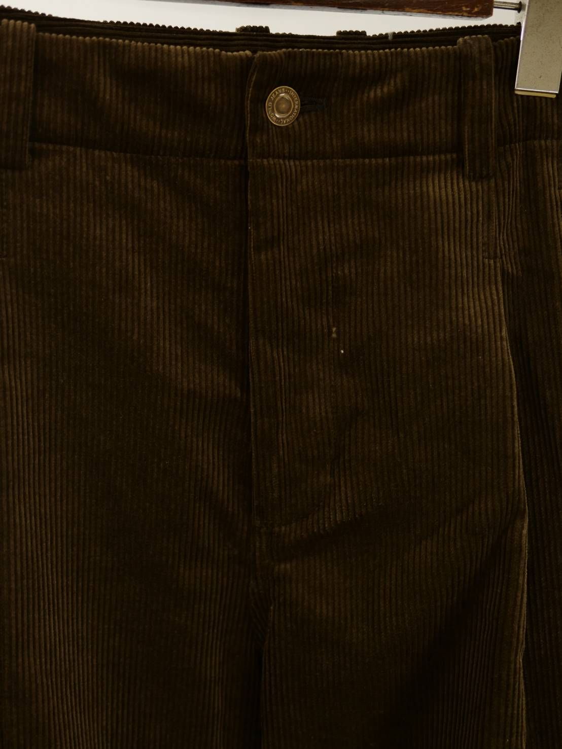 立体裁断×ミリタリー / ANOVALDAY コーデュロイパンツ / ウエスタンモチーフ刺繍 /  大人の秋冬スタイル