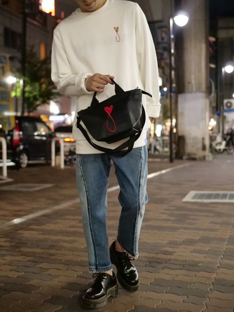 大人は全体のシルエットで若者との差別化を