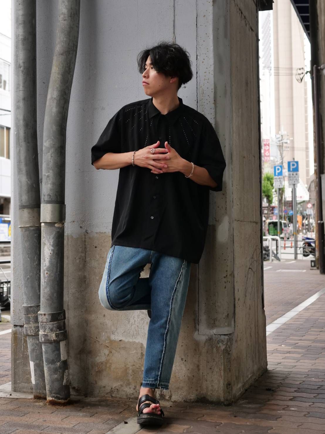 【オーバーサイズシャツ】 紋章デザイン / アートファッション / オーバーサイズ /  BLACK / ドレスシャツ / 半袖