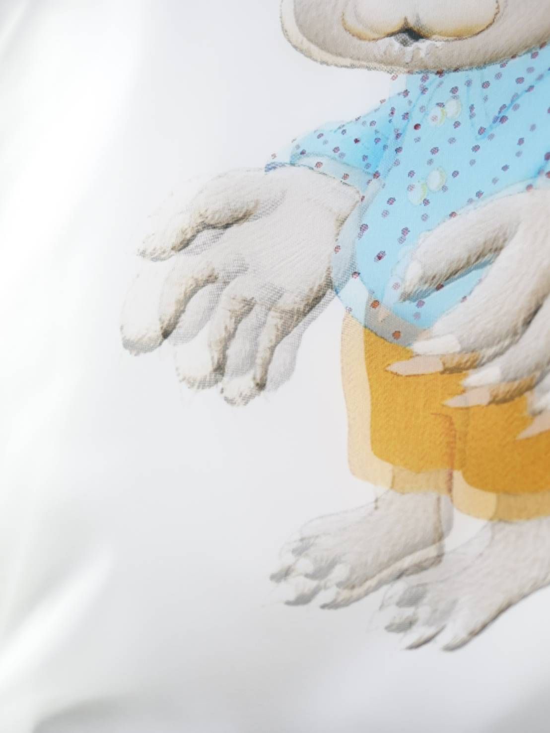 可愛いだけでは終わらない。違和感を纏う3DアートTシャツ / UNISEX /WHITE/ オーバーサイズ