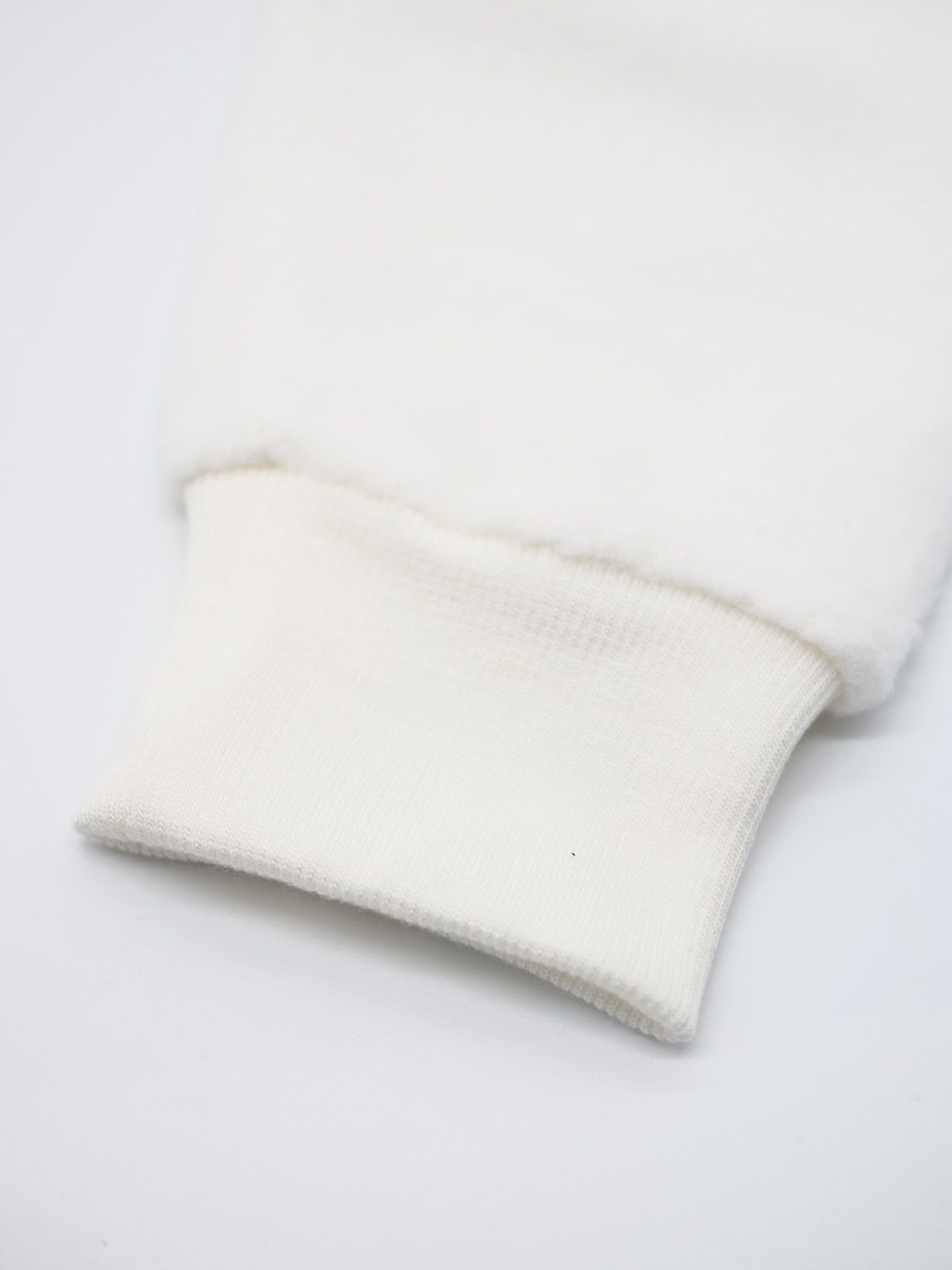 【パリで愛される】PARISブランド /  ハートワンポイント / WOOLブレンド / ユニセックス / セーター