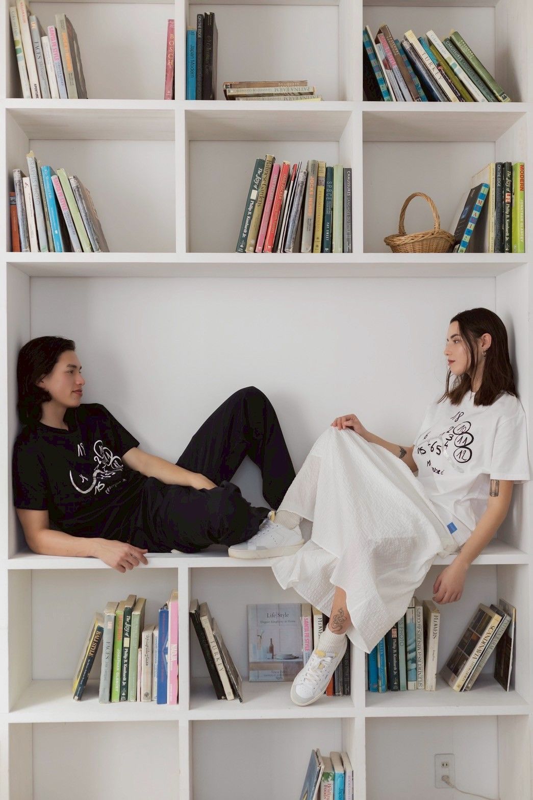 【大人オシャレTシャツ】 Kevin / BLACK / コットン100％ / レギュラーフィット / ユニセックス/ Tシャツ