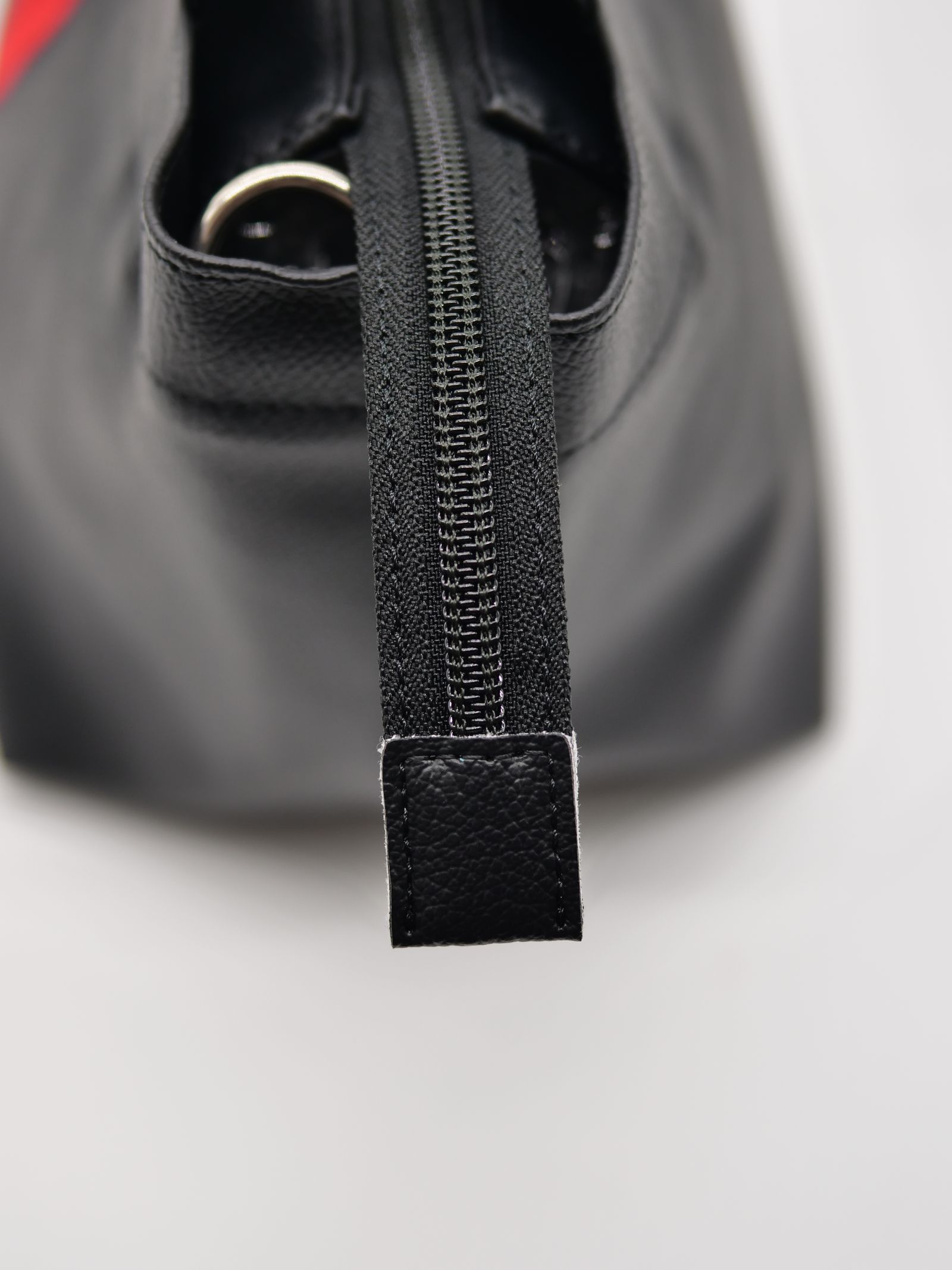 【実用性が高いBAG】 PARISブランドトートバッグ / ハート刺繍 / ショルダーバック