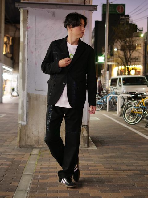 【大人の黒セットアップ｜MIKIO氏アートブランドが描く、日常を格上げするスーツスタイル】