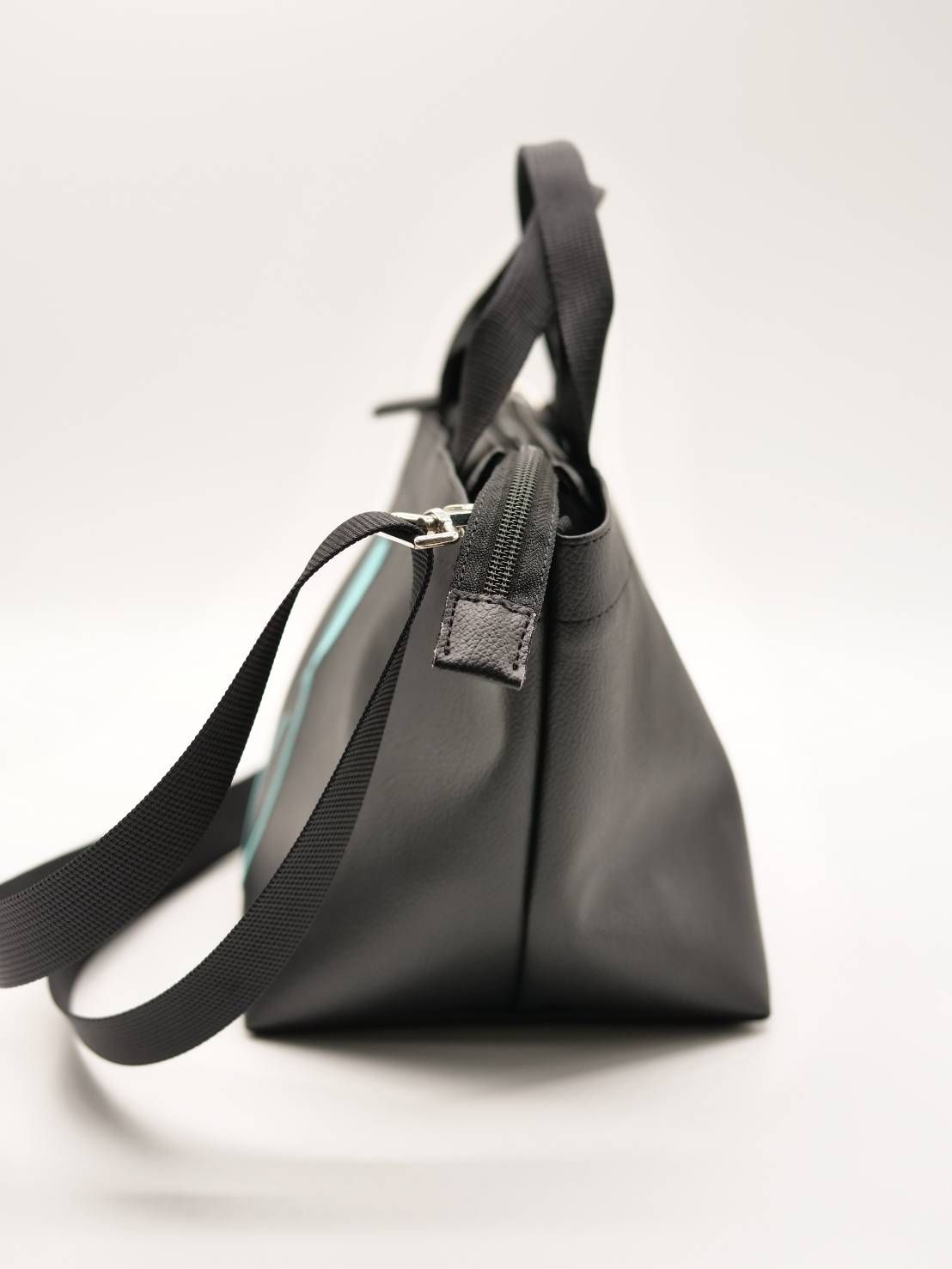 【実用性が高いBAG】 PARISブランドトートバッグ / BLACK / ハートデザイン / 刺繍 / ショルダーバック