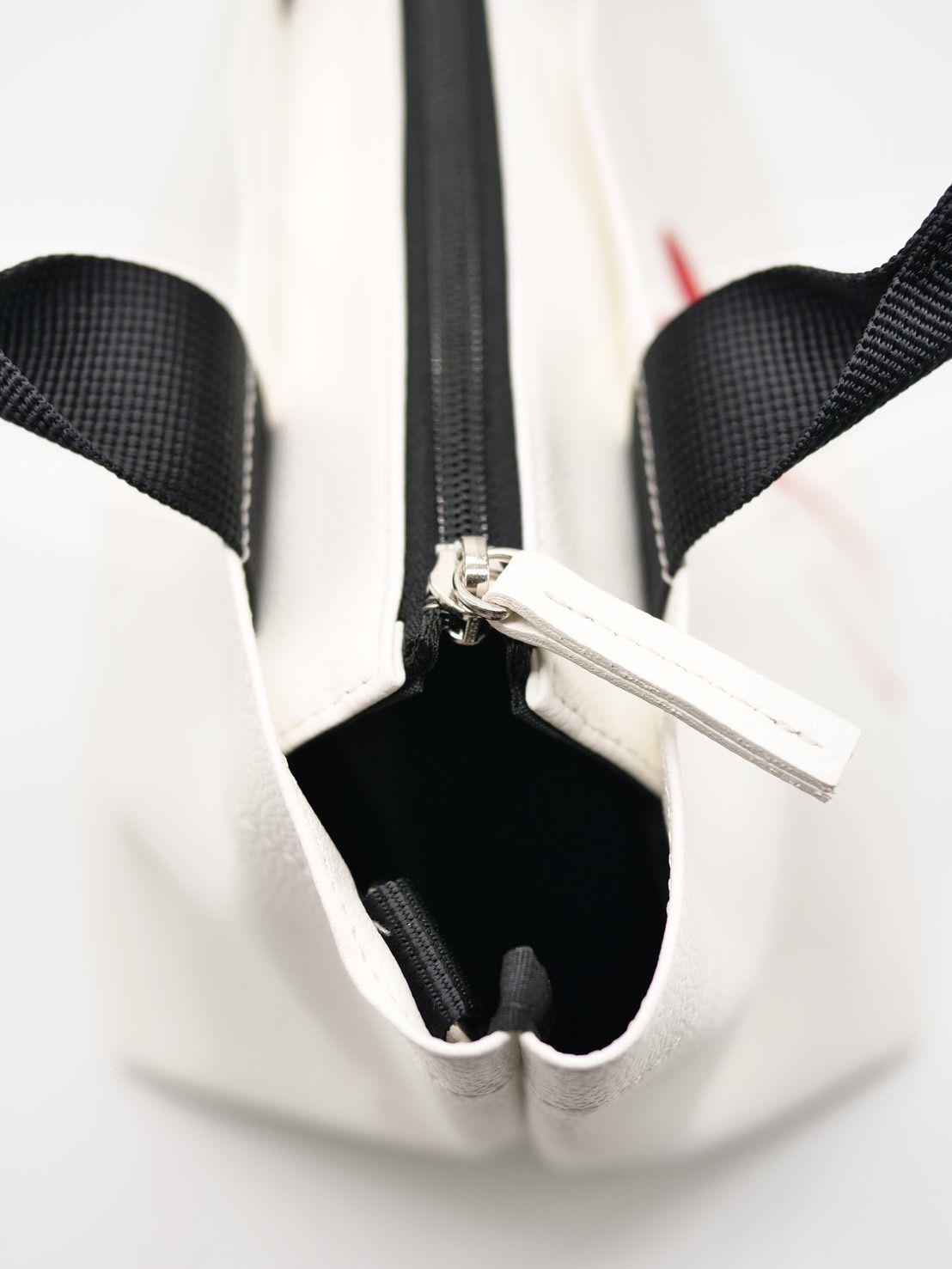 【実用性が高いBAG】 PARISブランドトートバッグ / WHITE / ハートデザイン / 刺繍 / ショルダーバック
