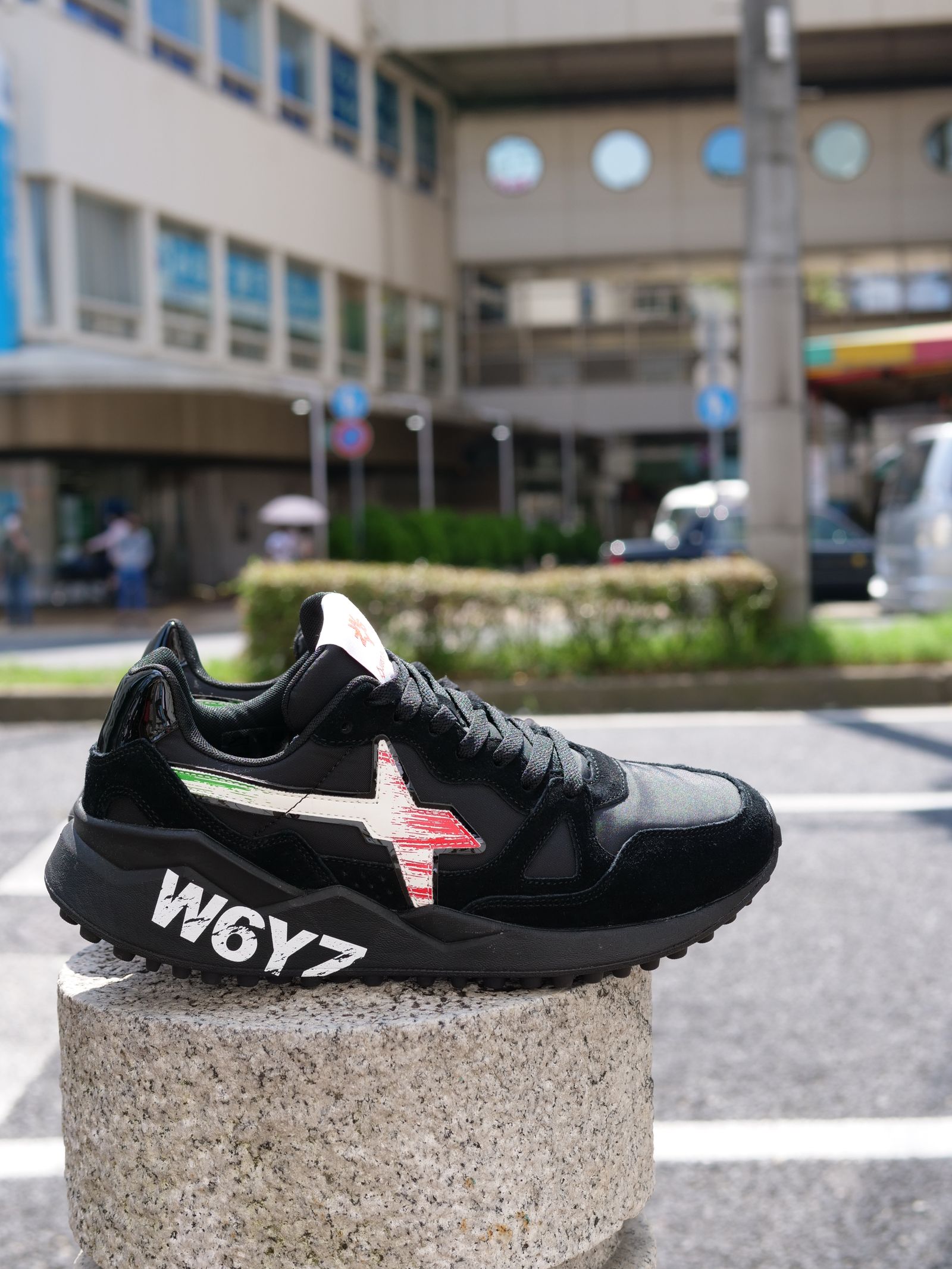 FLAG.I / ダットスニーカー「スウェード×ナイロン×レザーの異素材コンビネーション」