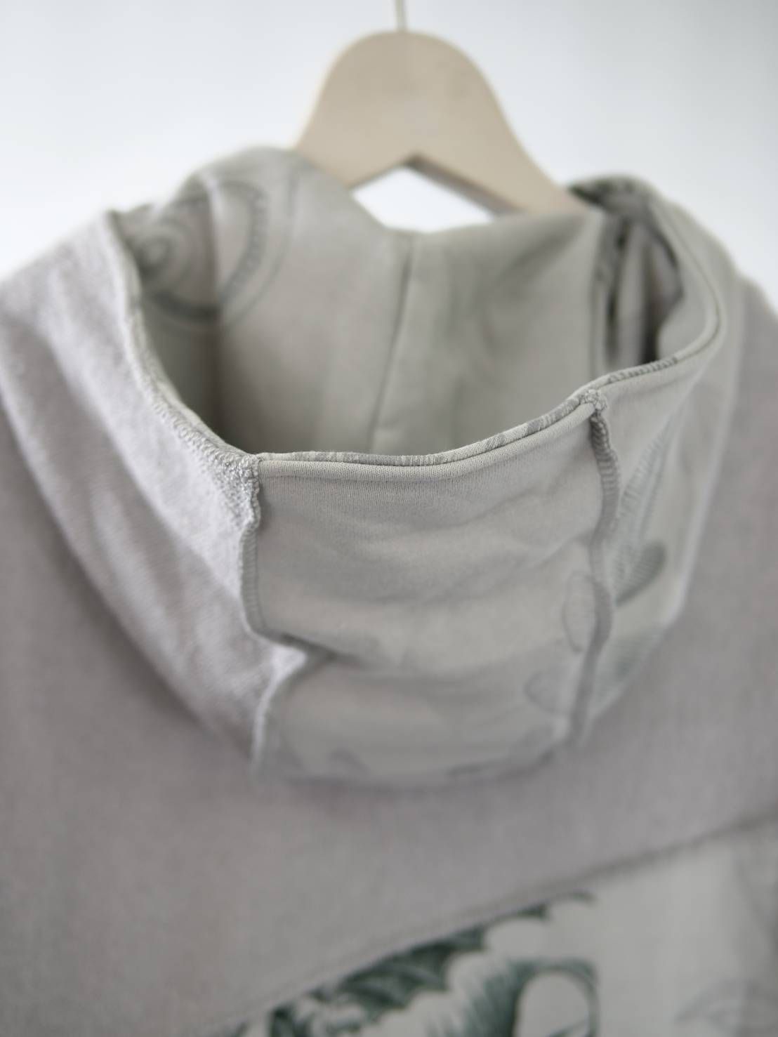 【40代からの大人ZIPパーカー】 立体パズル構造 × 異素材デザインで差がつく、品格カジュアル