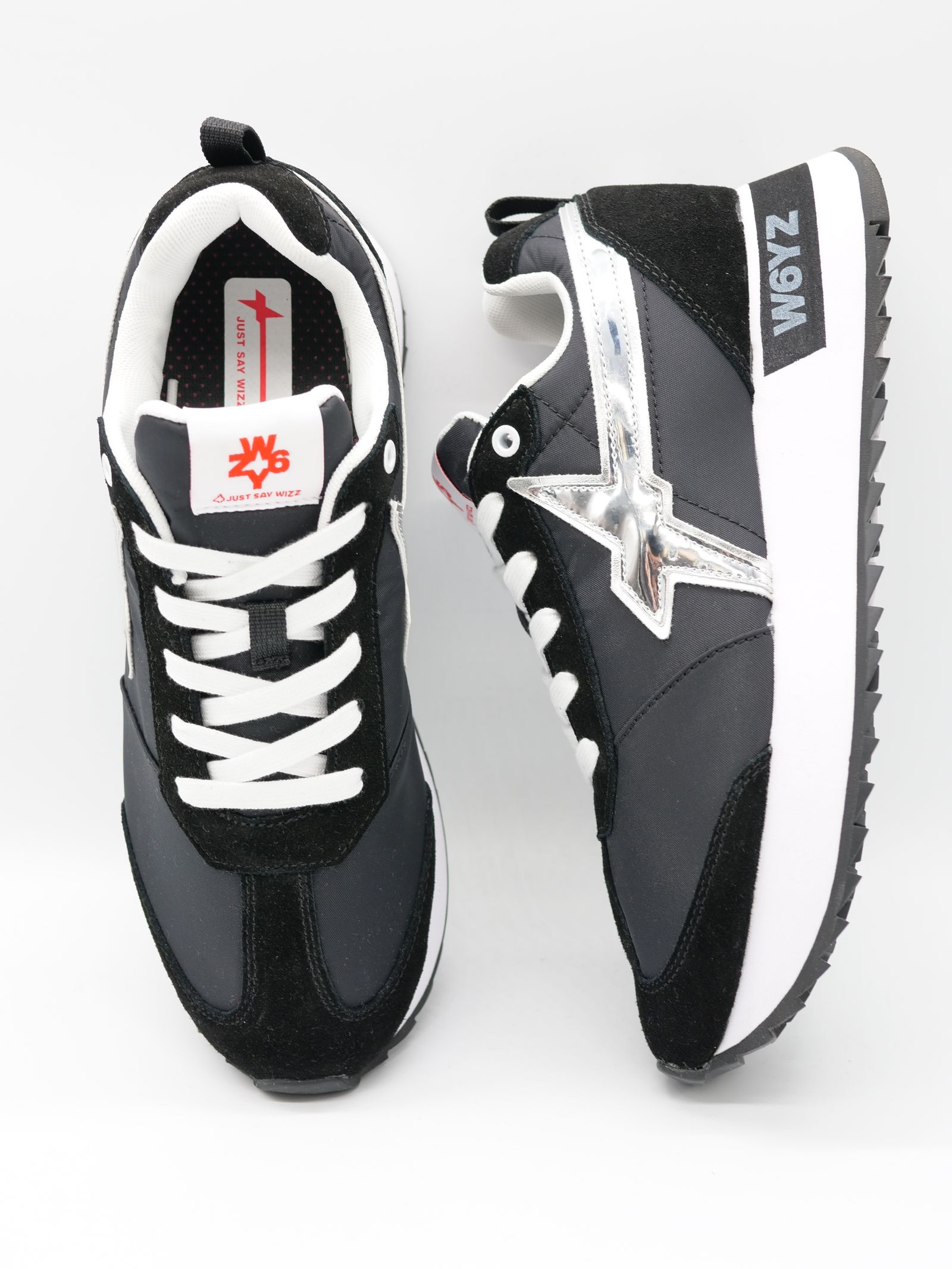 【希少レディース 】KIS-W  BLACK × SILVER / ローカットスニーカー「スウェード×ナイロン×パテントの異素材コンビネーション」