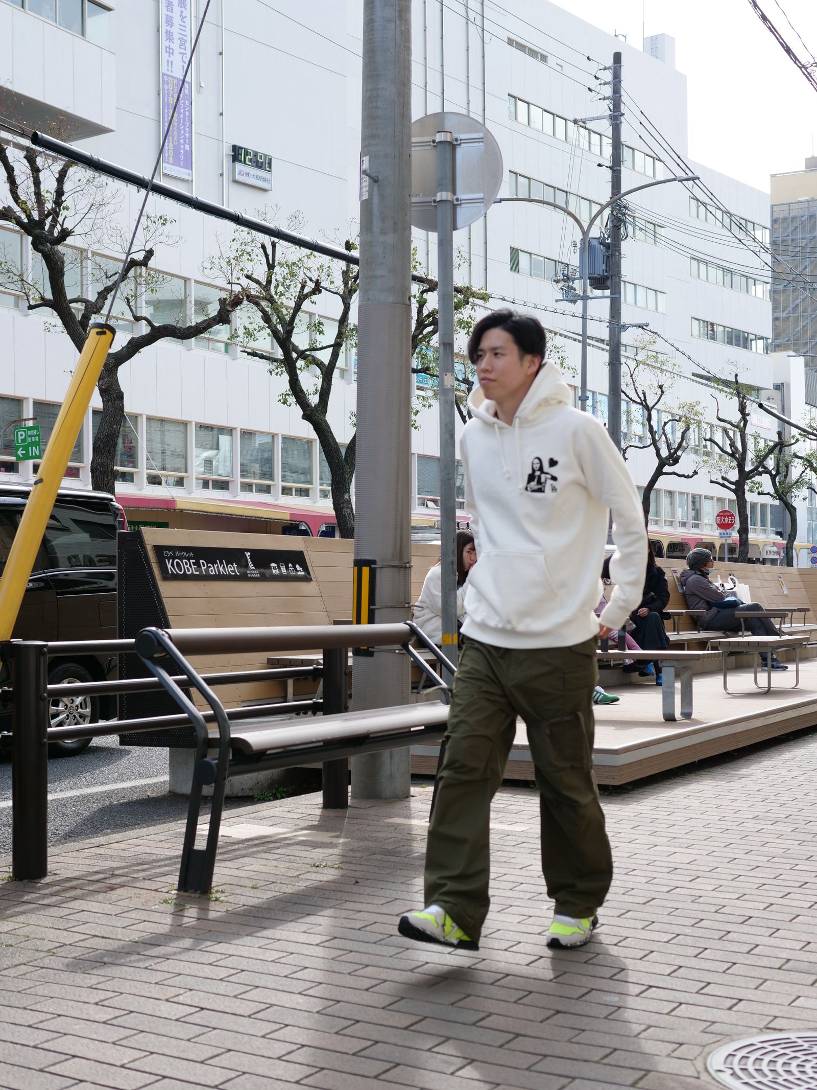 【洗礼された大人の着こなしは色やシルエットにこだわる】