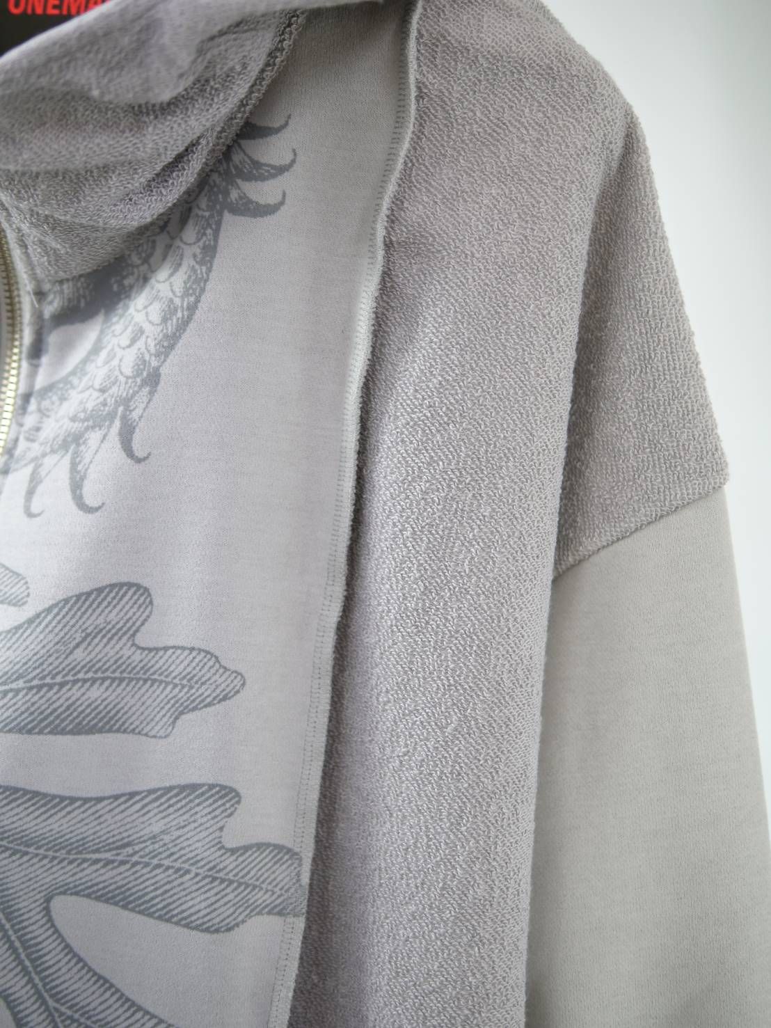 【40代からの大人ZIPパーカー】 立体パズル構造 × 異素材デザインで差がつく、品格カジュアル