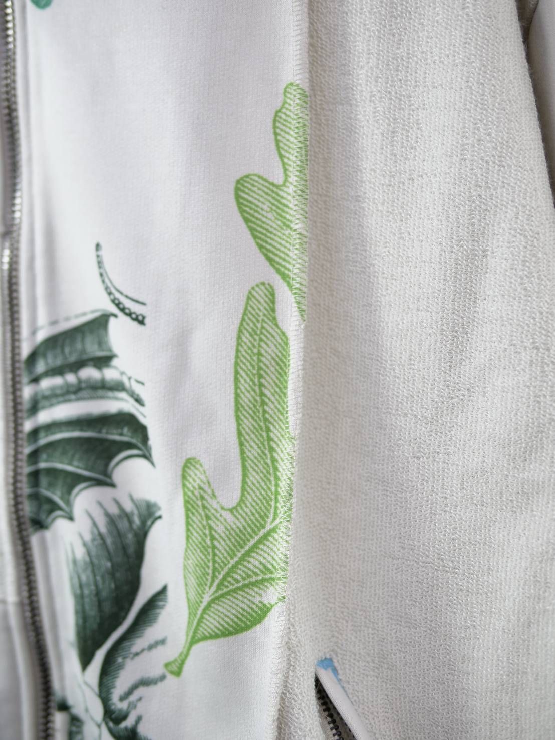 【40代からの大人ZIPパーカー】 立体パズル構造 × 異素材デザインで差がつく、品格カジュアル