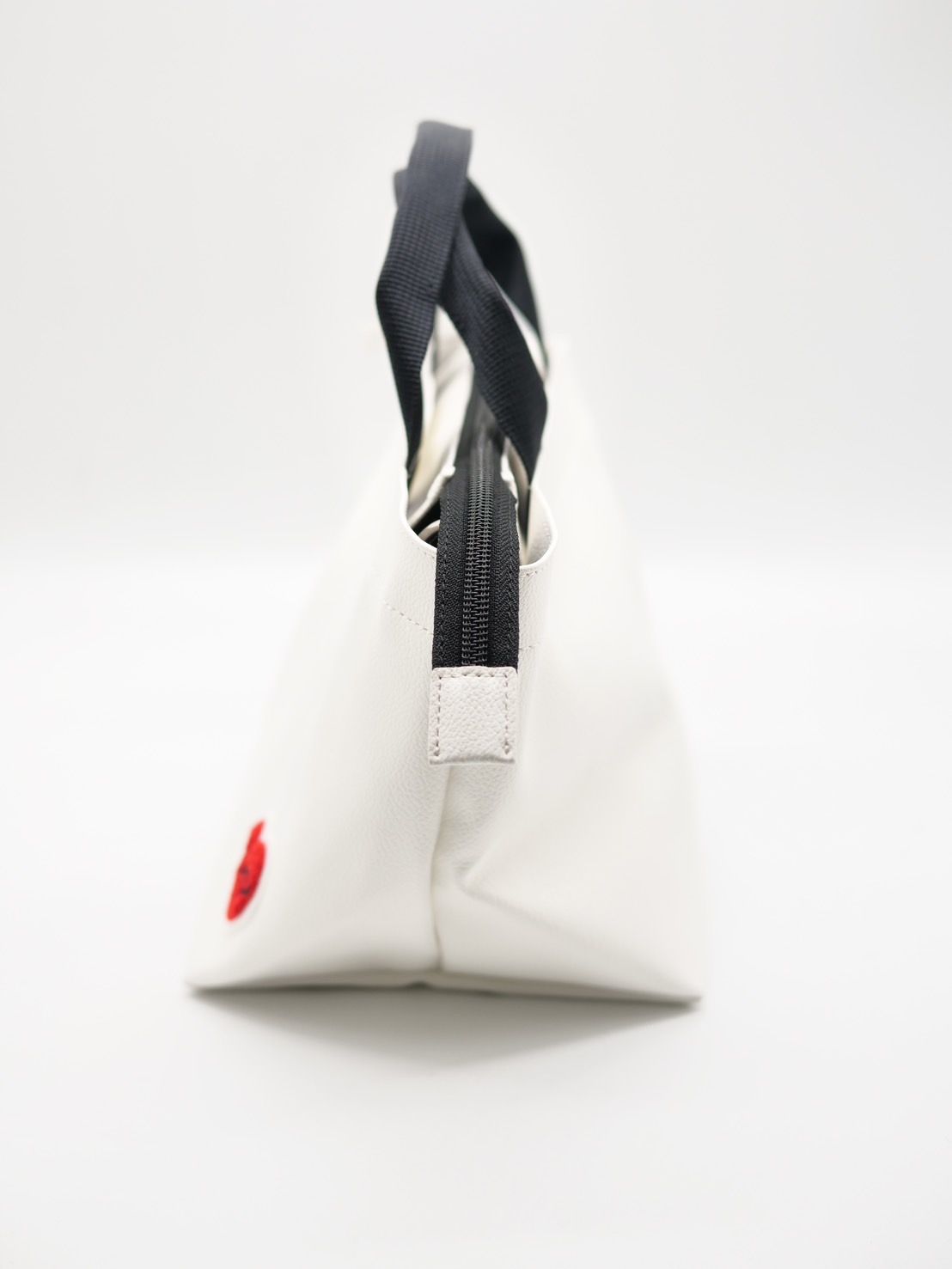 【実用性が高いBAG】 PARISブランドトートバッグ / ハート刺繍 / ショルダーバック