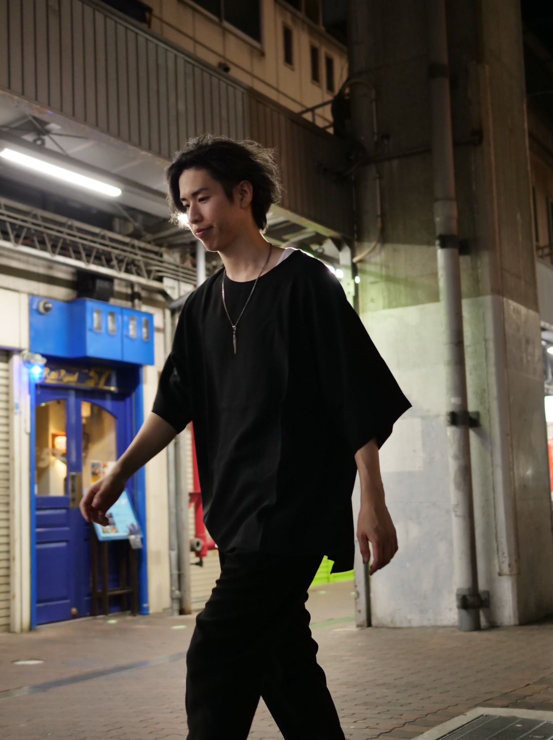 【大人が着用するオーバーサイズT】 リラックスサイズ / ブラック / 2WAYストレッチ素材 / 薄手スーツ地