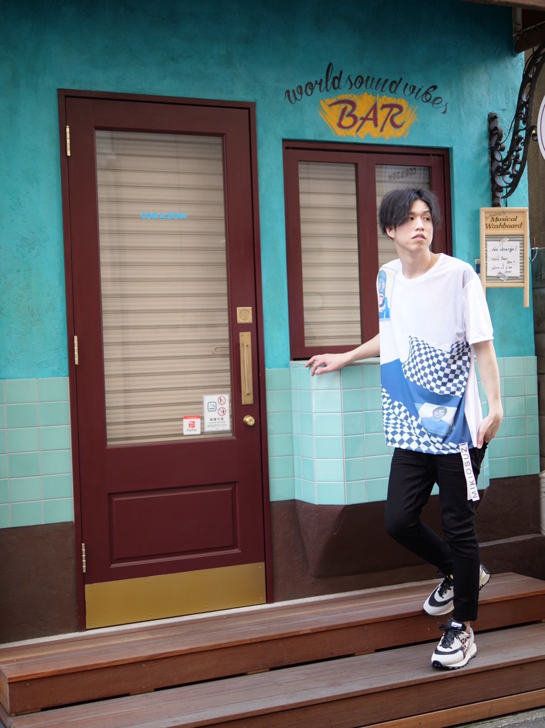 Tシャツ1枚でも体型を隠せる大人術。
