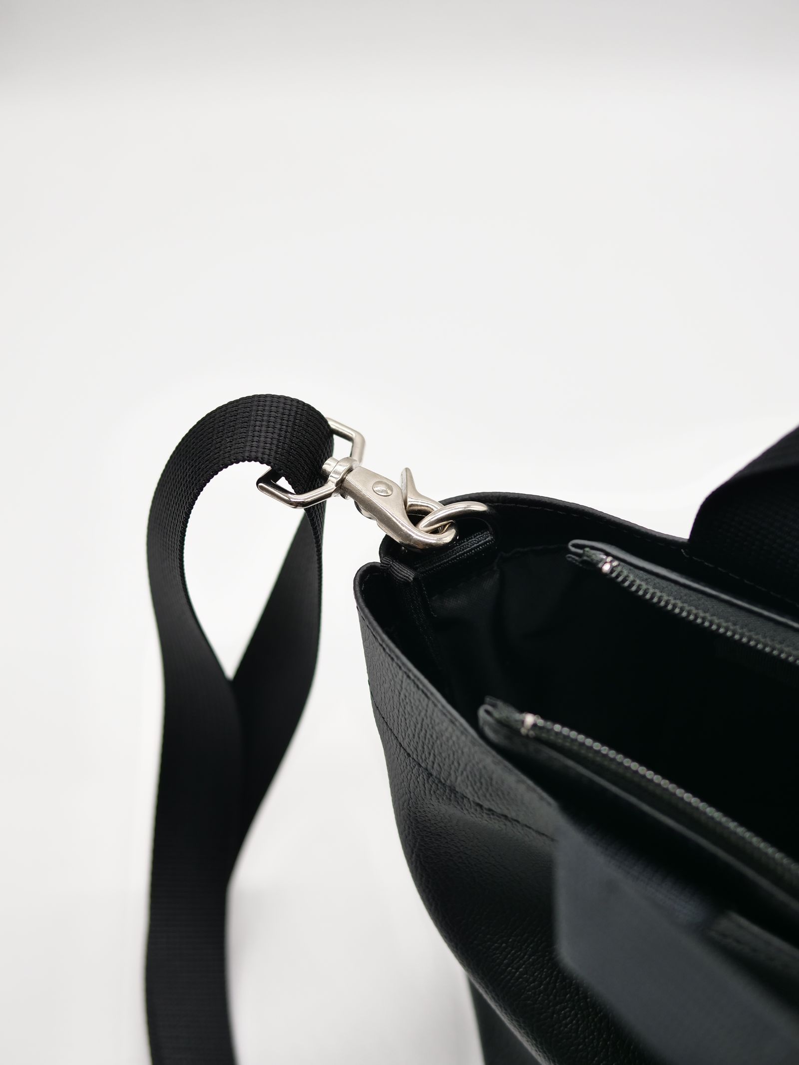 【実用性が高いBAG】 PARISブランドトートバッグ / BLACK / ハートデザイン / 刺繍 / ショルダーバック