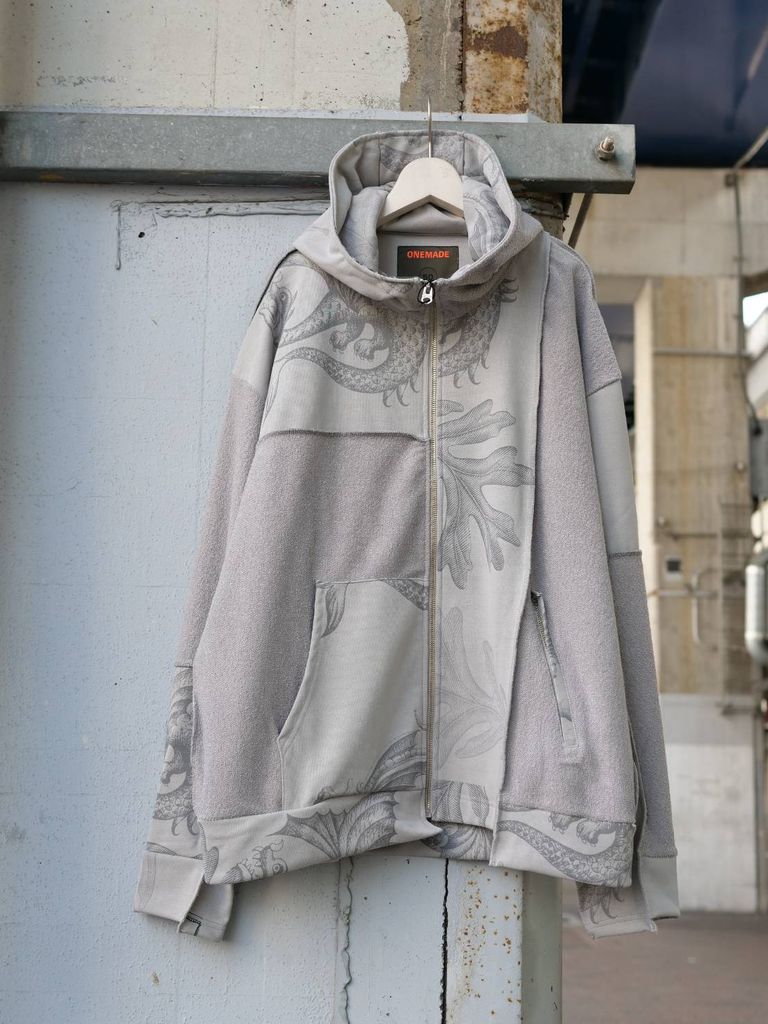 アートを着る、日常へ。ONEMADE ジップアップパーカー