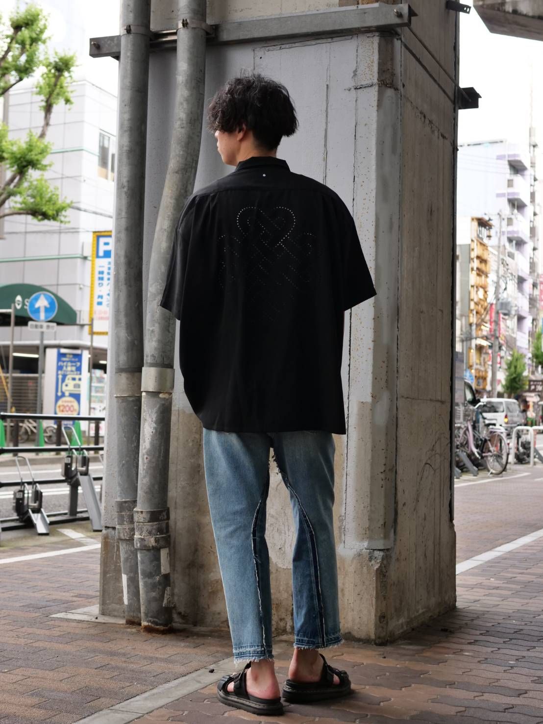 【オーバーサイズシャツ】 紋章デザイン / アートファッション / オーバーサイズ /  BLACK / ドレスシャツ / 半袖
