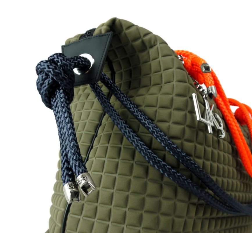 QUEEN LAKE / QL-70JP/ KHAKI 「ネオプレーン素材」「エンボス加工」雑誌連載ブランド
