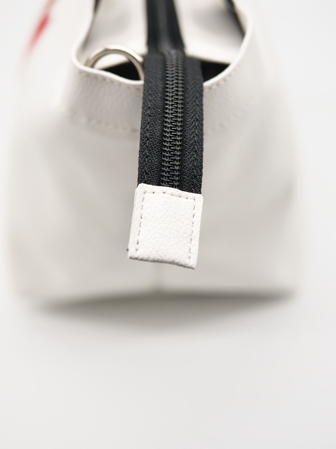 【実用性が高いBAG】 PARISブランドトートバッグ / ハート刺繍 / ショルダーバック
