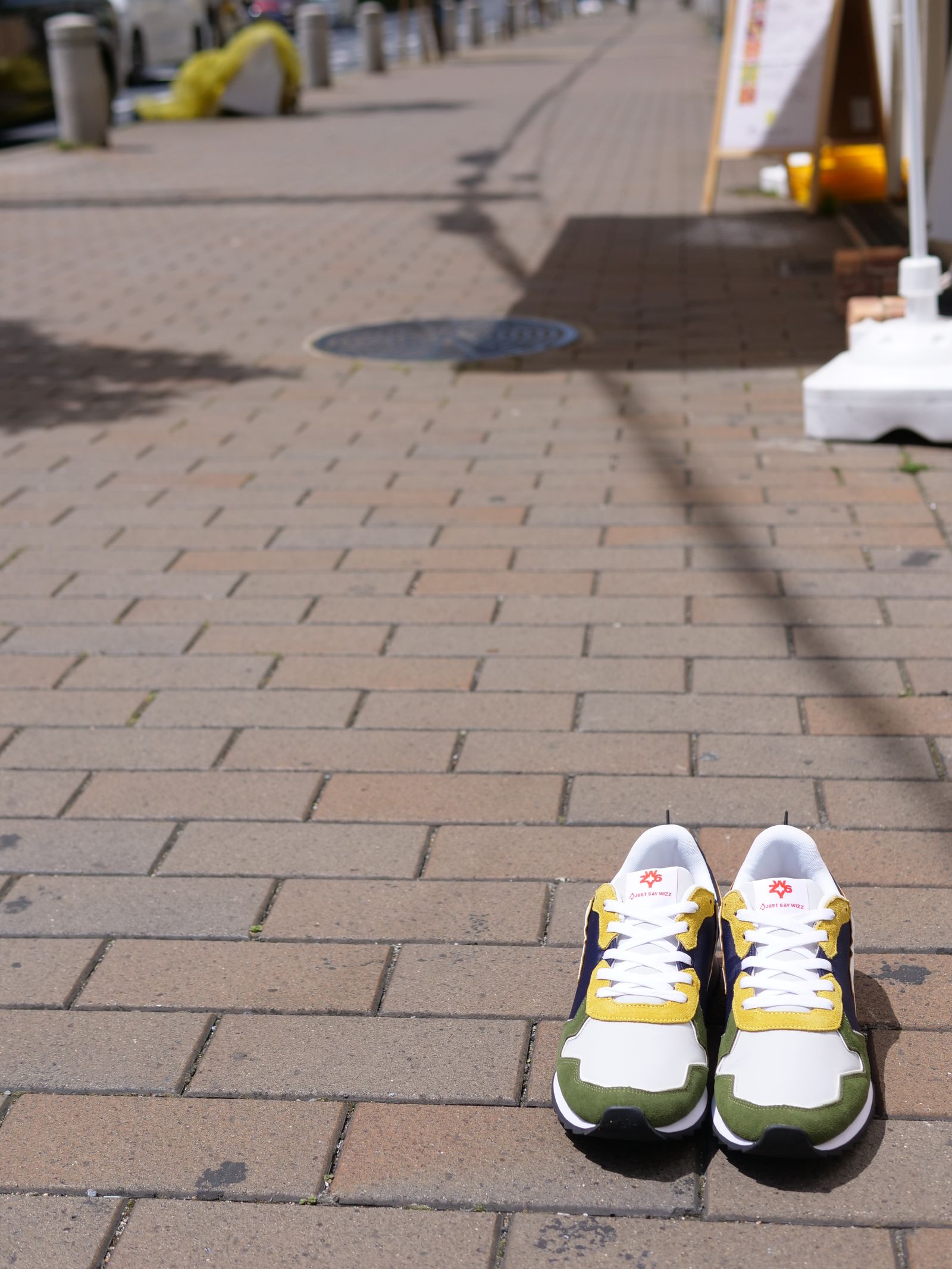JET-M  / WHITE×KAHKI×YELLOW / ローカットスニーカー「スウェード×ナイロン×レザーの異素材コンビネーション」