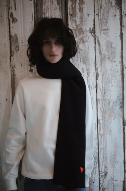 【パリで愛される】マフラー / PARISブランド / BLACK  ブラック / WOOLブレンド / ユニセックス / モコモコ素材マフラー