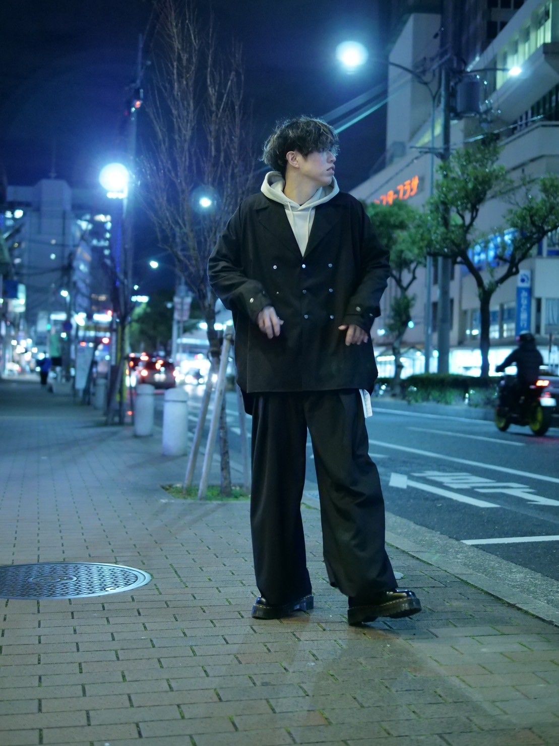 大人の雰囲気を最大限に引き立てる。
