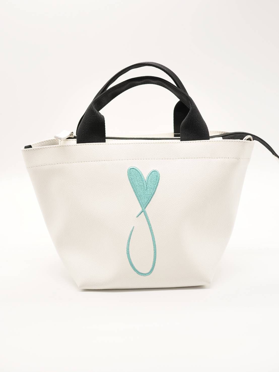 【実用性が高いBAG】 PARISブランドトートバッグ / WHITE / ハートデザイン / 刺繍 / ショルダーバック