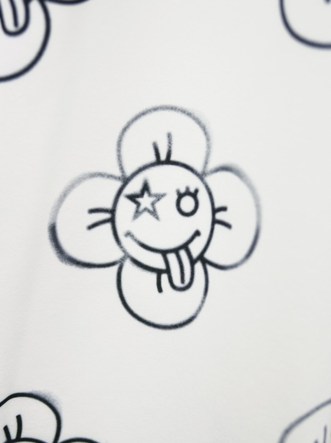 【スマイリーモノグラム】現代作家が手がけるアートシャツ /  WHITE /白シャツ/ ドレスシャツ/  芸能人着用 / アートピース / 長袖シャツ