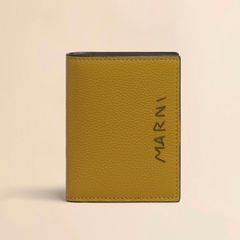 レザー製 二つ折り財布 マルニメンディング刺繡入り / マスタード / 25aw new