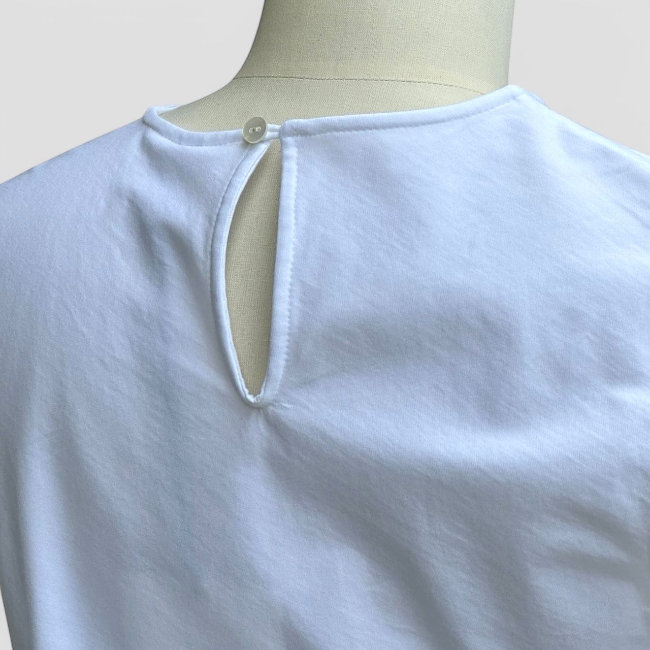 Organic cotton cross jersey tuck sleeveless top / オーガニックコットン クロスジャージータック ノースリーブトップ / ホワイト / 2025SS new
